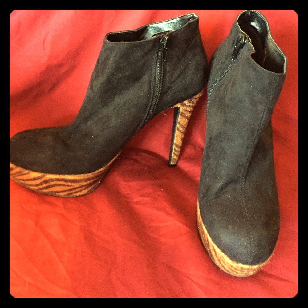 Guess Tiger Heels